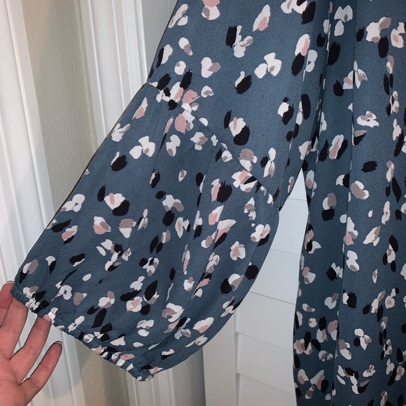 *CLOSET CLEANOUT* Collective Concepts Blouse - Picture 5 of 8